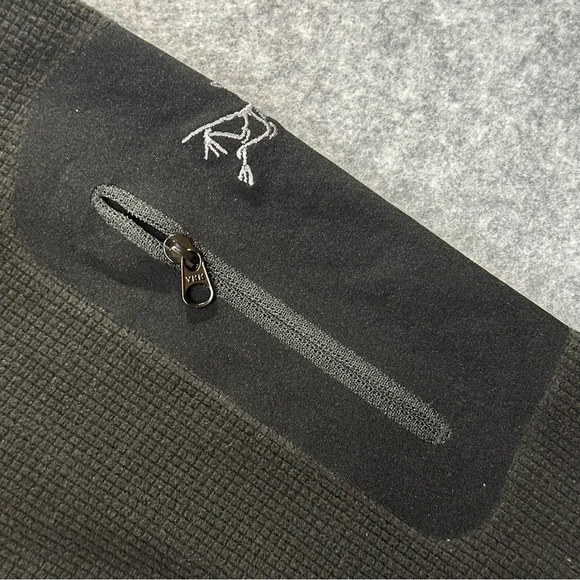 Arc'teryx Men's Black Light Thermal Quarter Zip Pull-Over. Sz: L - Picture 4 of 10